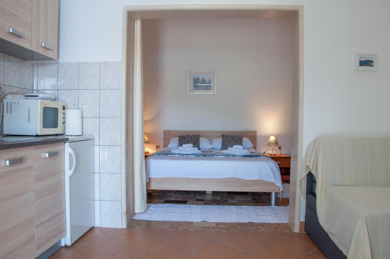 Apartments Darija Pucisca Kültér fotó