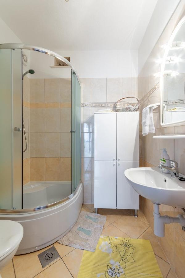 Apartments Darija Pucisca Kültér fotó